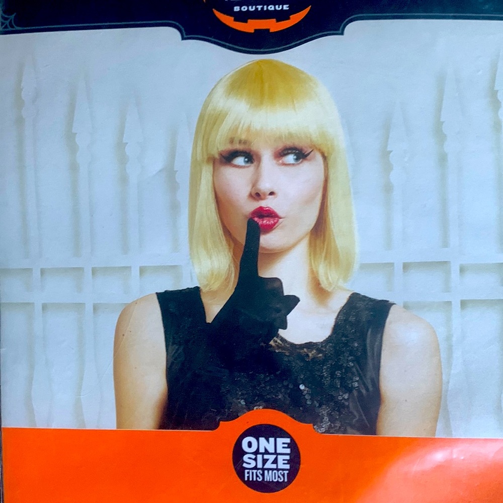 NWT Blonde Wig Costume Flapper or Taylor Swift Hair for Halloween